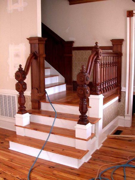 Asthetic Victorian Walnut Staircase